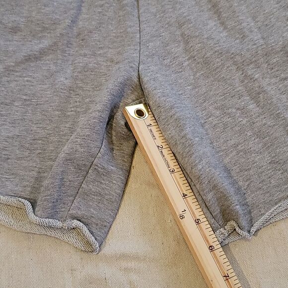 NWOT Girls H&M Sweat Shorts! - Picture 5 of 8
